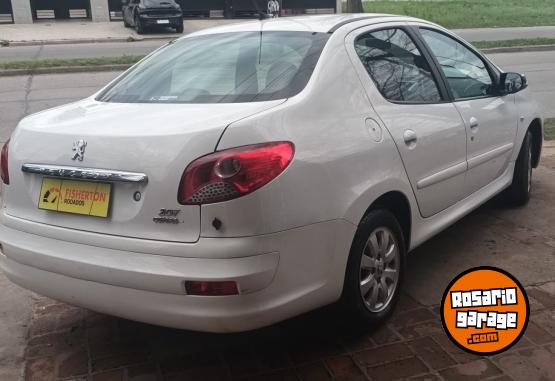 Autos - Peugeot 207 4 PUERTAS 2013 GNC 111111Km - En Venta