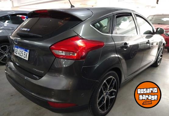 Autos - Ford Focus 5P 2.0L N Titanium 2017 Nafta 87000Km - En Venta