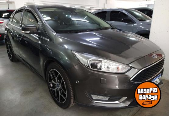 Autos - Ford Focus 5P 2.0L N Titanium 2017 Nafta 87000Km - En Venta