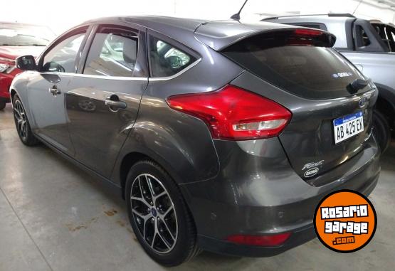 Autos - Ford Focus 5P 2.0L N Titanium 2017 Nafta 87000Km - En Venta