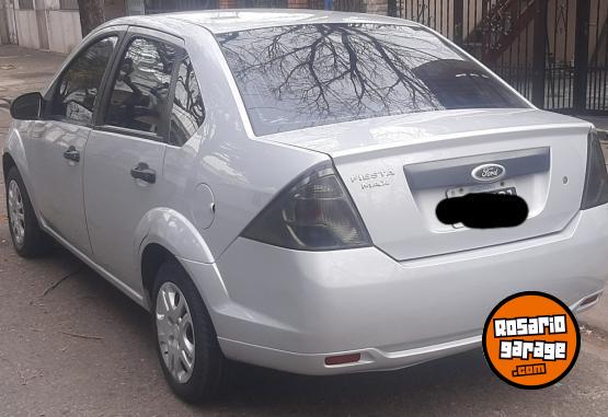 Autos - Ford Fiesta Max 2010 GNC 275000Km - En Venta