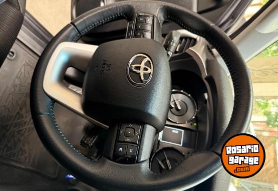 Camionetas - Toyota HILUX SR 2025 Diesel 28000Km - En Venta