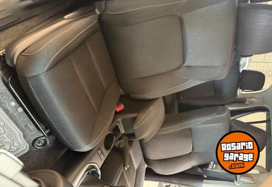 Camionetas - Toyota HILUX SR 2025 Diesel 28000Km - En Venta