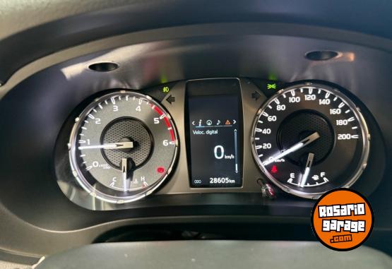 Camionetas - Toyota HILUX SR 2025 Diesel 28000Km - En Venta