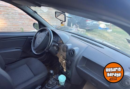 Autos - Renault Logan 2009 GNC 200000Km - En Venta