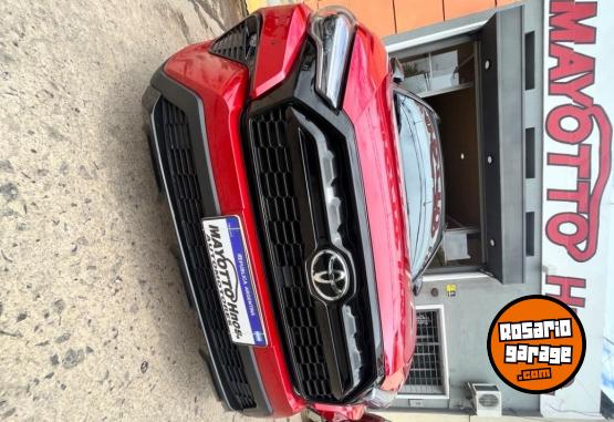 Autos - Toyota Corolla cross 2024 Nafta 40000Km - En Venta