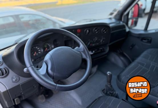 Camiones y Gr�as - Iveco Daily  35C14 PASO 3750 - En Venta