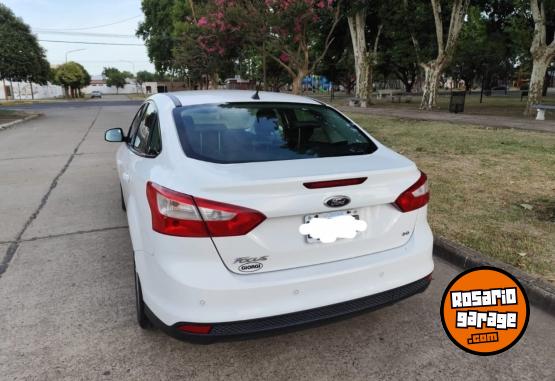 Autos - Ford SE PLUS SEDAN 4 PUERTAS 2014 Nafta 120000Km - En Venta