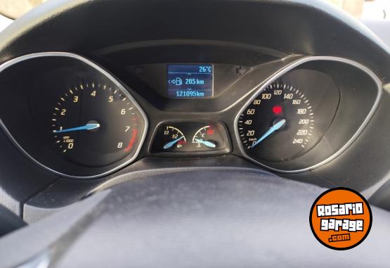 Autos - Ford SE PLUS SEDAN 4 PUERTAS 2014 Nafta 120000Km - En Venta