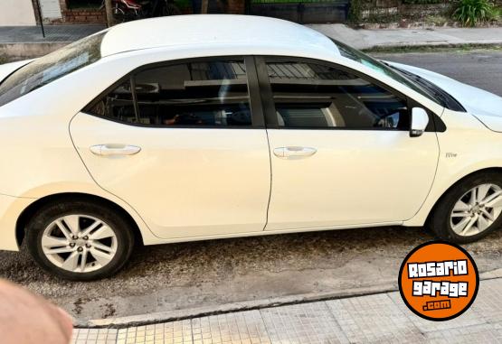 Autos - Toyota XEI 2015 Nafta 120000Km - En Venta
