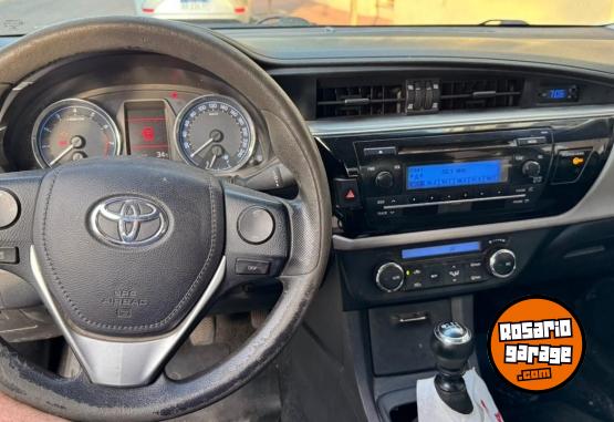 Autos - Toyota XEI 2015 Nafta 120000Km - En Venta