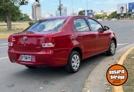 Autos - Toyota Etios 2014 Nafta 129000Km - En Venta
