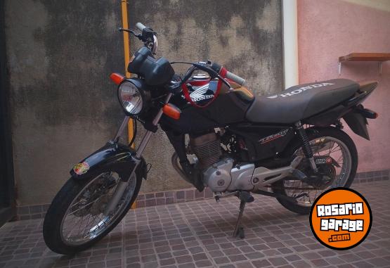 Motos - Honda Titan 2015 Nafta 47000Km - En Venta