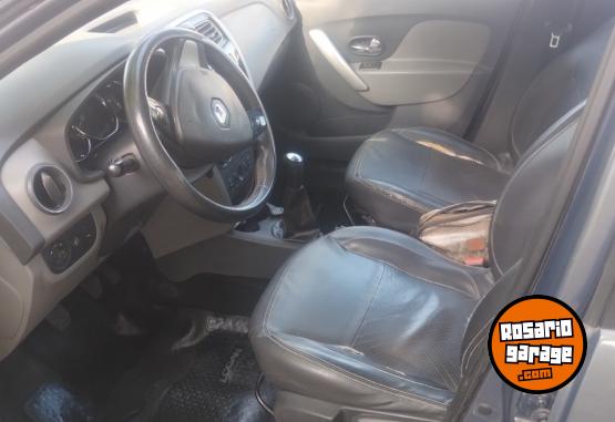 Autos - Renault logan 2015 GNC 111111Km - En Venta