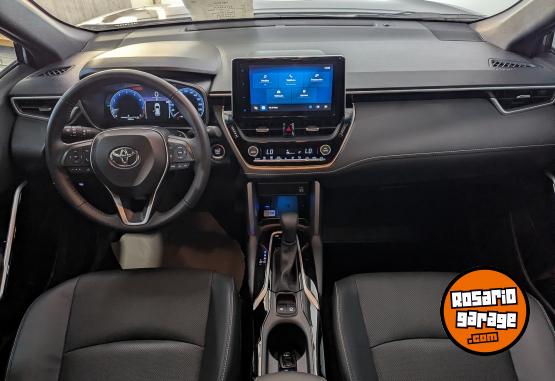 Autos - Toyota COROLLA CROSS SEG 2,0 CVT 2025 Nafta 1344Km - En Venta