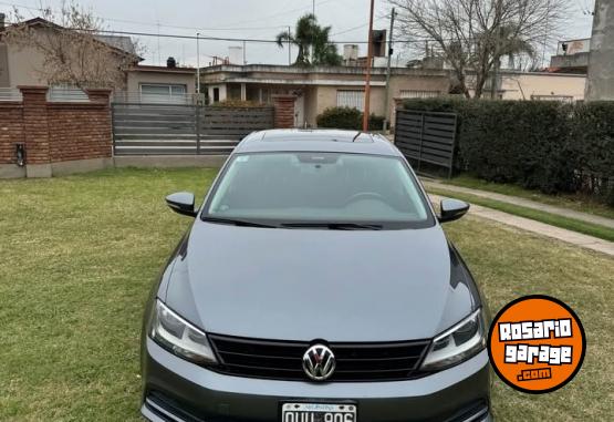 Autos - Volkswagen Vento 2.0 Advance Summer 2015 Nafta 165000Km - En Venta
