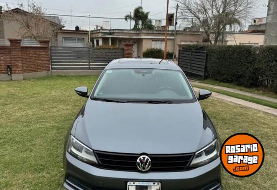 Autos - Volkswagen Vento 2.0 Advance Summer 2015 Nafta 165000Km - En Venta