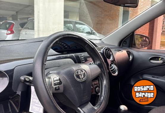 Autos - Toyota Etios,prisma, corsa,siena 2014 Nafta 149000Km - En Venta