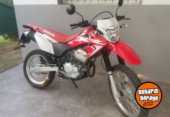 Motos - Honda TORNADO XR 250 2024 Nafta 900Km - En Venta