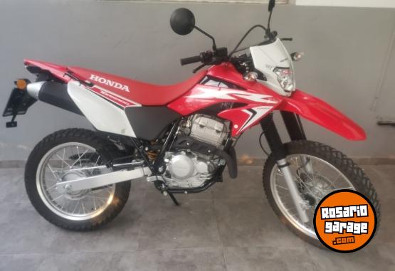 Motos - Honda TORNADO XR 250 2024 Nafta 900Km - En Venta