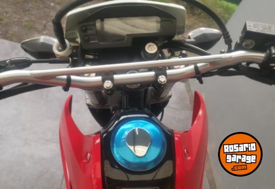 Motos - Honda TORNADO XR 250 2024 Nafta 900Km - En Venta