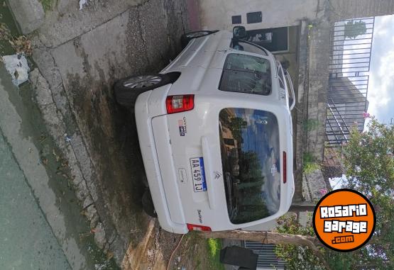 Utilitarios - Citroen Berlingo 2016 Nafta 115000Km - En Venta