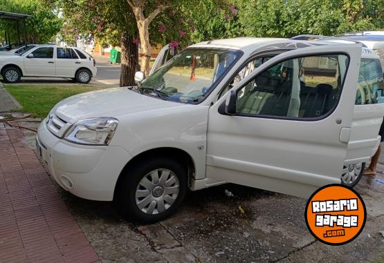 Utilitarios - Citroen Berlingo 2016 Nafta 115000Km - En Venta