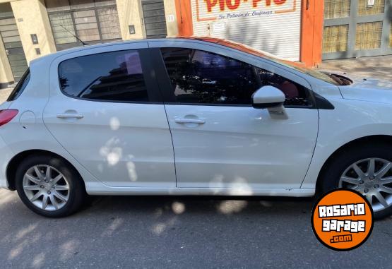 Autos - Peugeot 308 allure con navegador 2012 Nafta 215000Km - En Venta