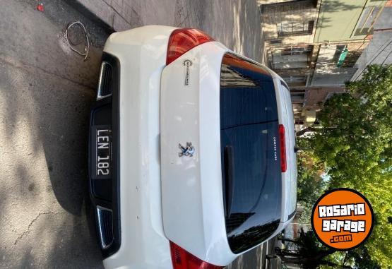 Autos - Peugeot 308 allure con navegador 2012 Nafta 215000Km - En Venta