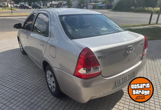 Autos - Toyota ETIOS X 1.5 4P 2017 Nafta 100000Km - En Venta