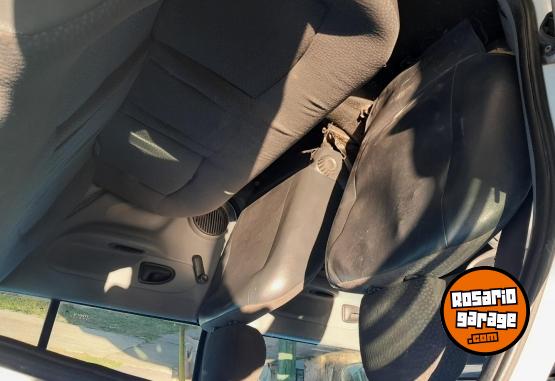 Autos - Renault Clio tricuerpo 1.2 16v 2009 Nafta 195000Km - En Venta