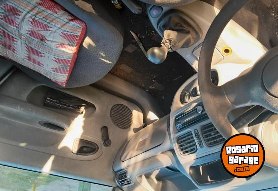 Autos - Renault Clio tricuerpo 1.2 16v 2009 Nafta 195000Km - En Venta