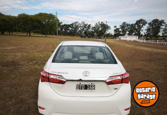 Autos - Toyota XEI CVT Pack cuero 2015 Nafta 173000Km - En Venta