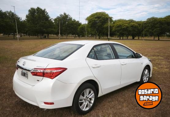 Autos - Toyota XEI CVT Pack cuero 2015 Nafta 173000Km - En Venta