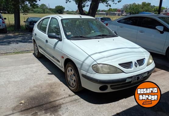 Autos - Renault Megane 5 puertas 2000 Nafta 180000Km - En Venta
