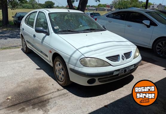 Autos - Renault Megane 5 puertas 2000 Nafta 180000Km - En Venta