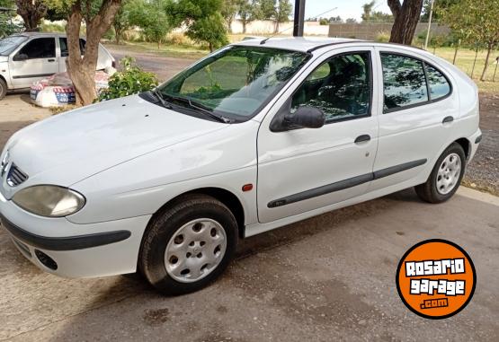 Autos - Renault Megane 5 puertas 2000 Nafta 180000Km - En Venta
