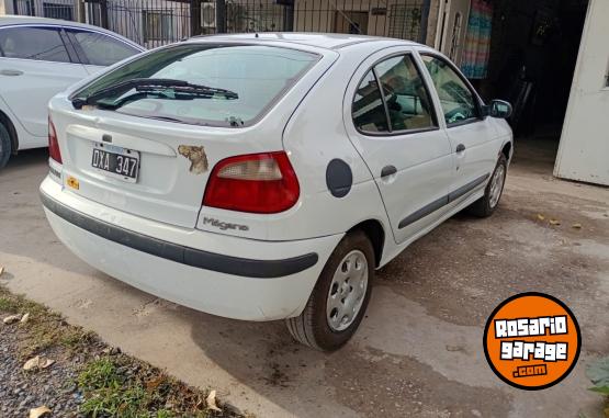Autos - Renault Megane 5 puertas 2000 Nafta 180000Km - En Venta