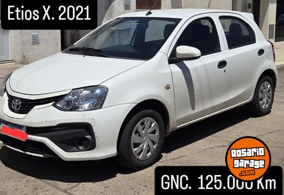 Autos - Toyota Etios X 2021 GNC 126000Km - En Venta