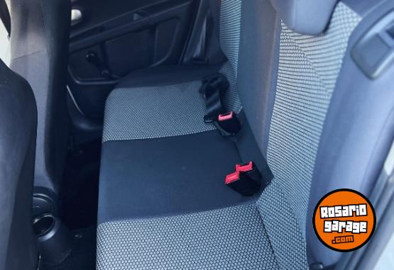 Autos - Volkswagen UP MOVE 2016 Nafta 77000Km - En Venta