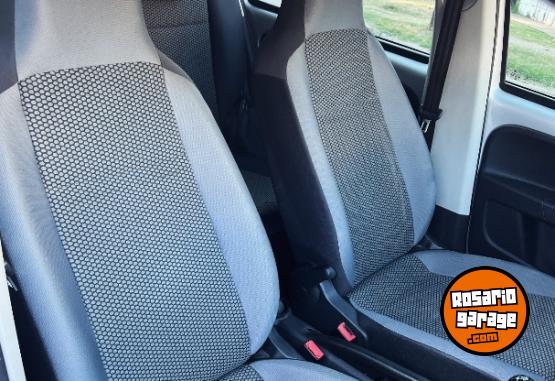 Autos - Volkswagen UP MOVE 2016 Nafta 77000Km - En Venta