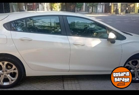 Autos - Chevrolet Cruze hatchback LT 2017 Nafta 79000Km - En Venta