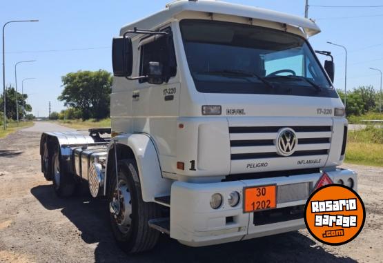 Camiones y Gr�as - Volkswagen 17220 6x2 modelo 2012 - En Venta