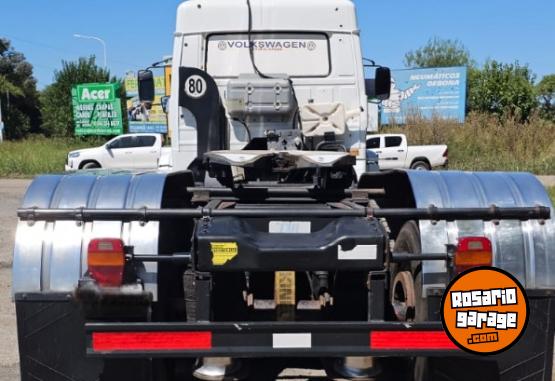 Camiones y Gr�as - Volkswagen 17220 6x2 modelo 2012 - En Venta