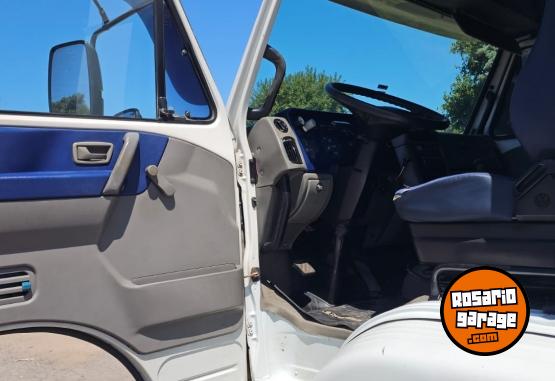 Camiones y Gr�as - Volkswagen 17220 6x2 modelo 2012 - En Venta