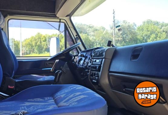 Camiones y Gr�as - Volkswagen 17220 6x2 modelo 2012 - En Venta