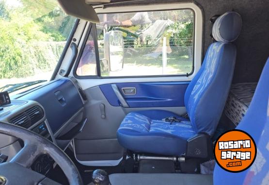 Camiones y Gr�as - Volkswagen 17220 6x2 modelo 2012 - En Venta