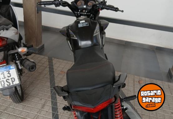 Motos - Honda Cb twister 125 2023 Nafta 9000Km - En Venta