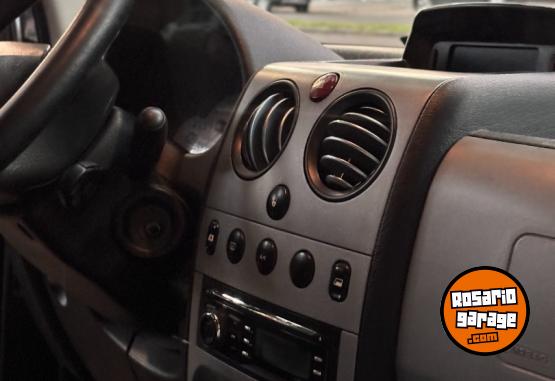 Autos - Peugeot Partner 2012 Diesel 180000Km - En Venta