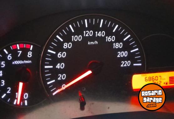 Autos - Nissan MARCH ADVANCE TECH PURE 2015 Nafta 69000Km - En Venta